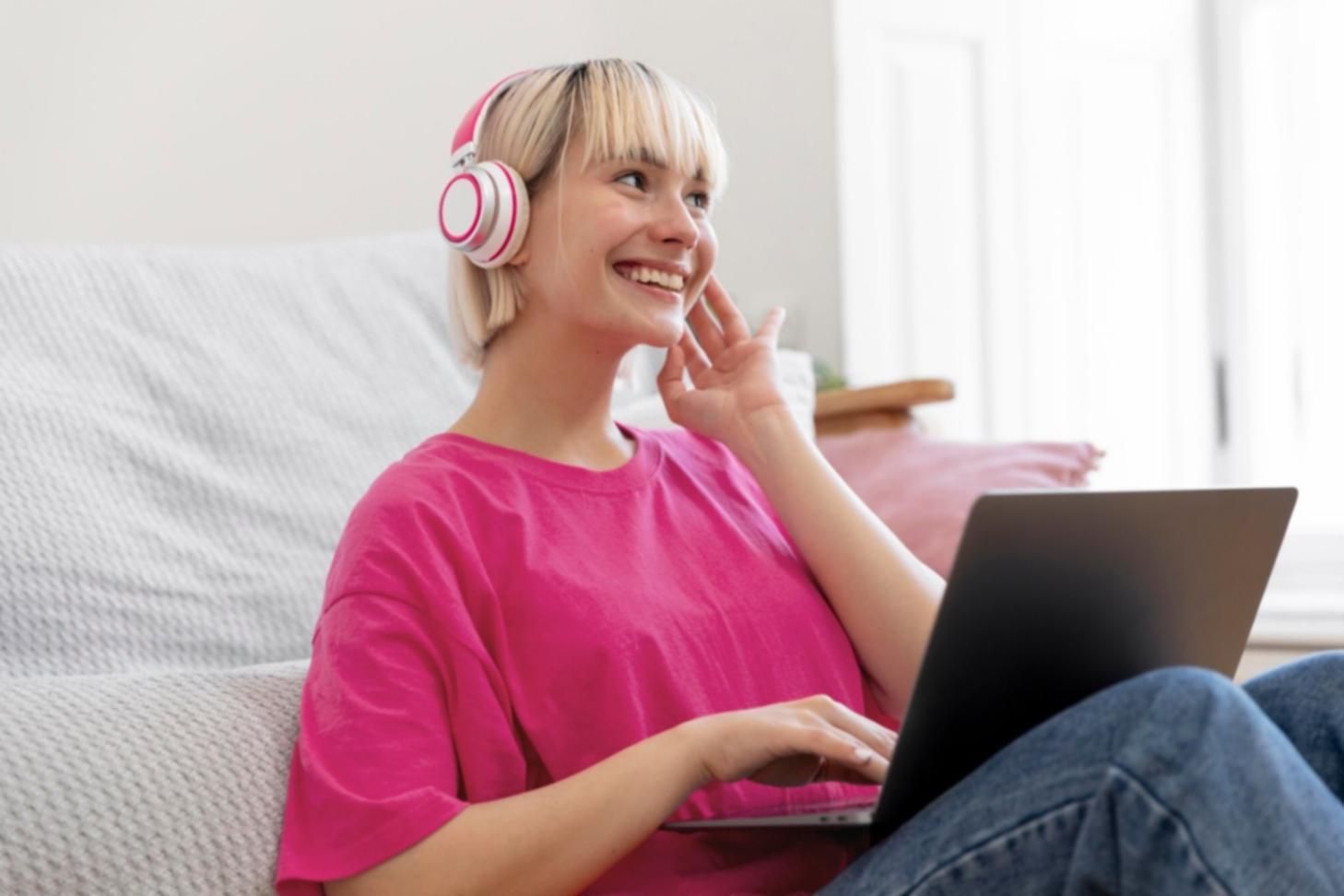 Estudiantes aplicando herramientas financieras reales